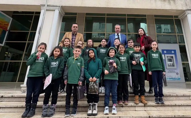 TOKİ İlkokulu Öğrencilerinden Pazar Belediye Başkanı Neşet Çakır’a Ziyaret