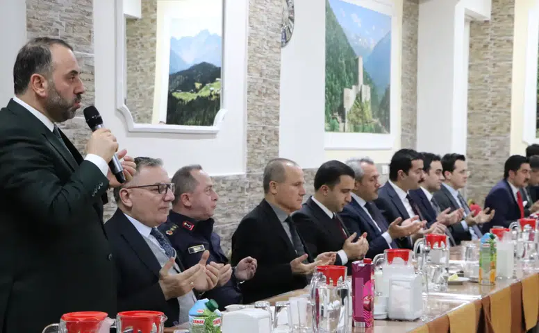 Rize Valisi İhsan Selim Baydaş, Kalkandere Cezaevi’nde personelle iftarda buluştu