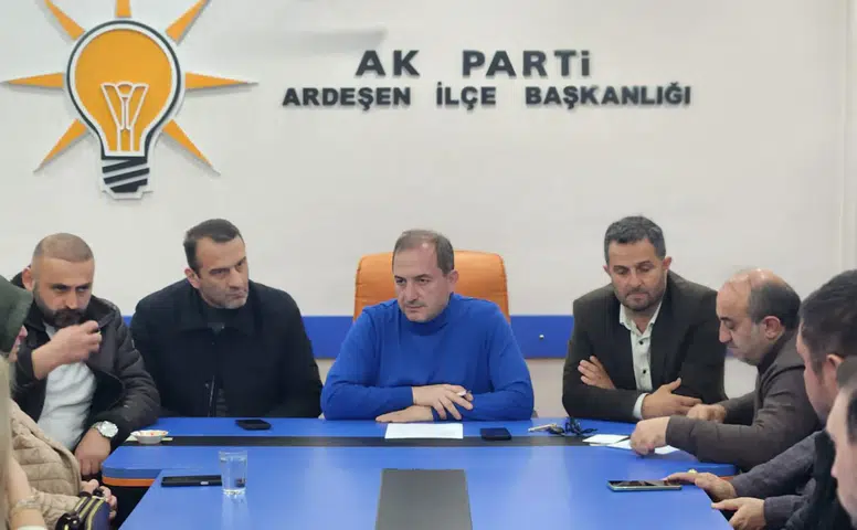 AK Parti Ardeşen İlçe Teşkilatı Haftalık Toplantısını Gerçekleştirdi