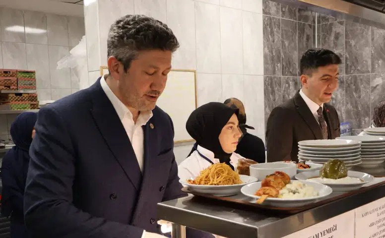 Güneysu’da KYK Kız Öğrenci Yurdu’nda İftar Programı Düzenlendi