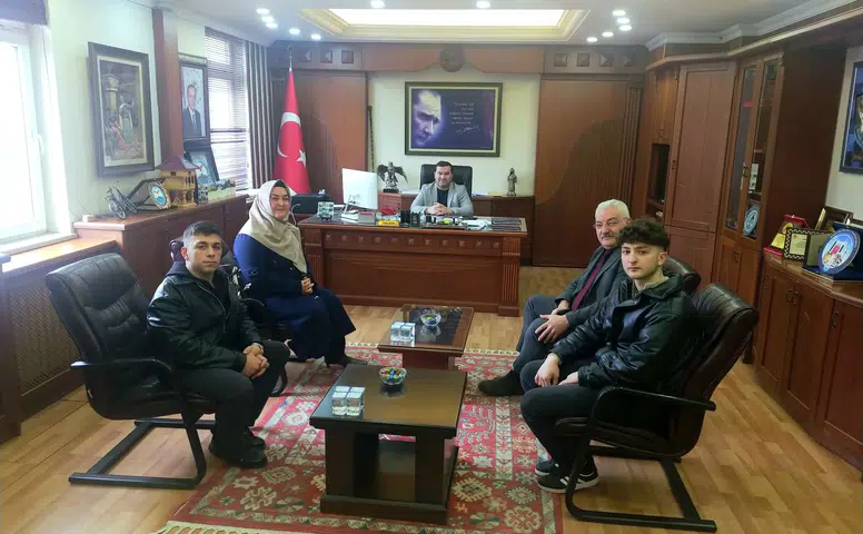 Ardeşen Kaymakamı, Bilek Güreşi Şampiyonası için öğrencilere destek verdi