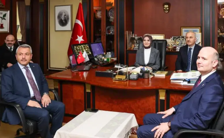 Bakan Göktaş’tan Rize Belediyesi’ne Ziyaret: Başkan Rahmi Metin ile Görüştü