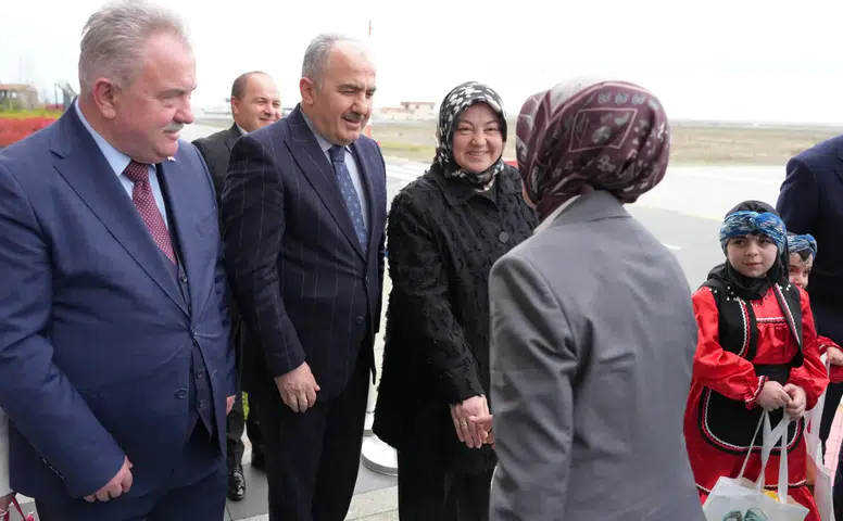 Bakan Mahinur Özdemir Göktaş Rize’de: Rize Belediyesi ve Protokol Tarafından Karşılandı