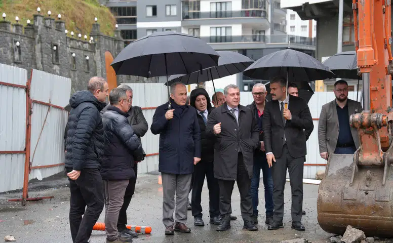 Rize’de Ulaşım Yatırımları Masaya Yatırıldı: Başkan Rahmi Metin Sahada İncelemelerde Bulundu
