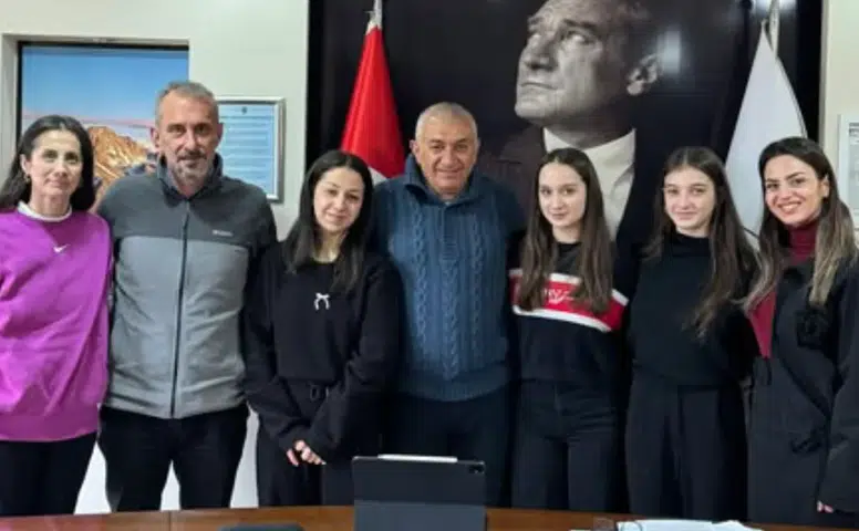 Fındıklı Belediyesi’nden Türkiye İkincisi Öğrencilere Tebrik Ziyareti