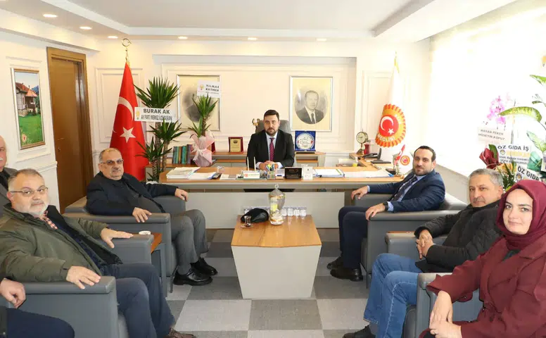 Rize’de Yoğun Ziyaret Trafiği: Meclis Başkanı Ali İmran Büyük’e Nezaket Ziyaretleri