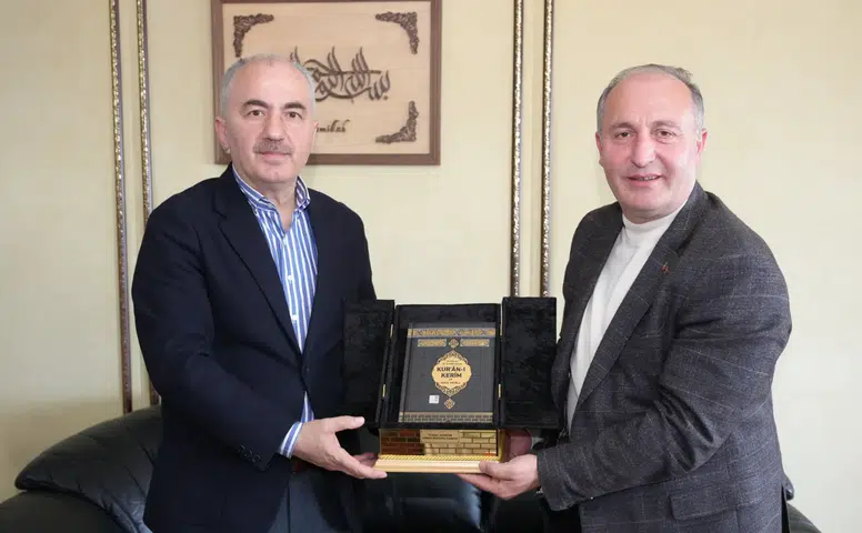 Arhavi Belediye Başkanı Turgay Ataselim’den Rize Belediye Başkanı Rahmi Metin’e Ziyaret