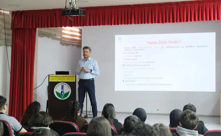 Yapay Zeka ile İçerik Üretimi Eğitimi Çayeli'nde Düzenlendi