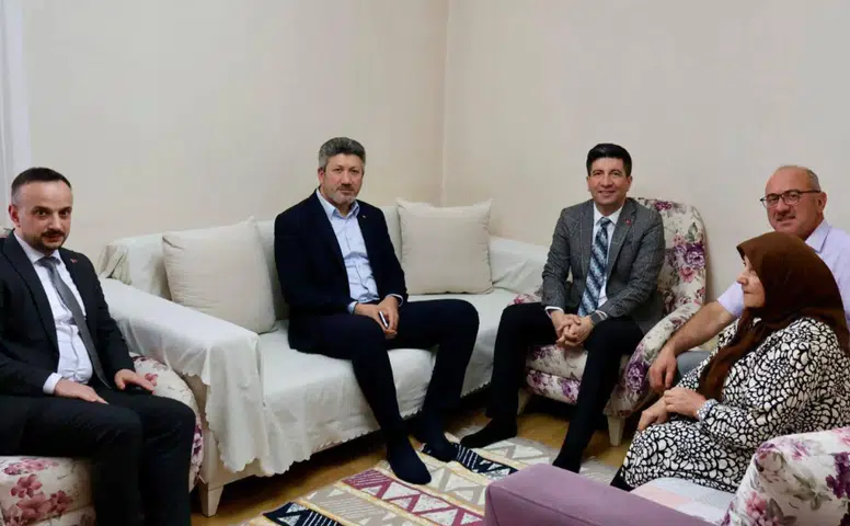 Güneysu Kaymakamı Eyüp Gürdal’dan Gazi Recep İstif’e Anlamlı Ziyaret