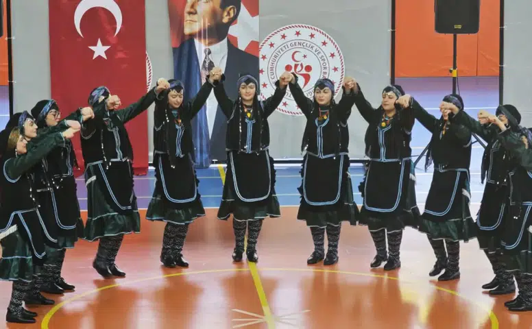 Rize Belediyesi Halk Oyunları Ekibinden Büyük Başarı: İl Şampiyonu Oldular