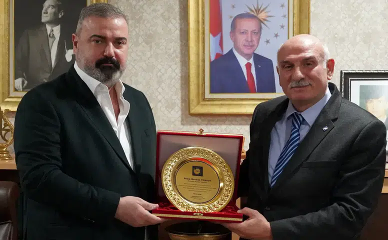 Çaykur Rizespor Başkanı İbrahim Turgut’a Ziraat Mühendisleri Odası’ndan Teşekkür Plaketi