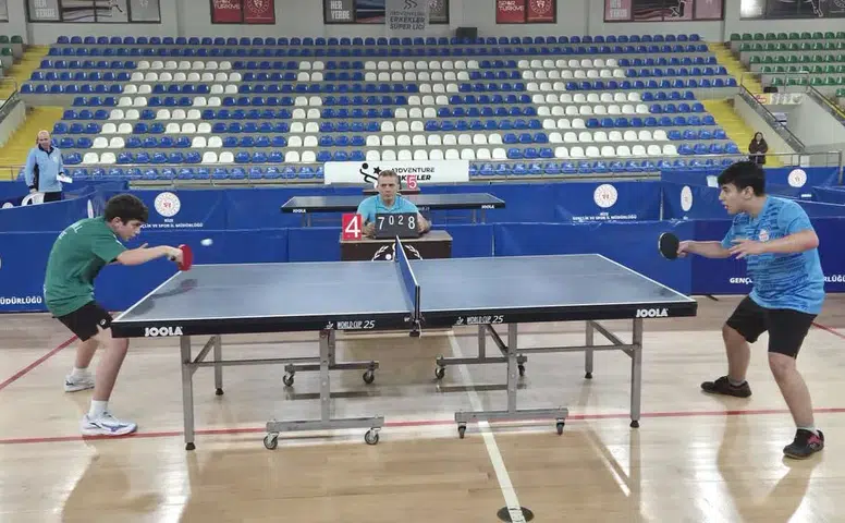 Masa Tenisiyle Coşkulu 23 Nisan: Rize'de Nesiller Buluştu