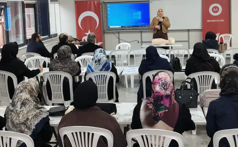 Rize’de İlk Yardım Semineri: Kur’an Kursu Öğreticilerine Hayat Kurtaran Eğitim
