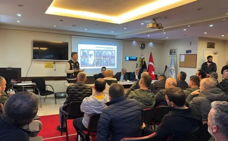 Rize’de Minibüs Şoförlerine Narkotik Farkındalık Eğitimi