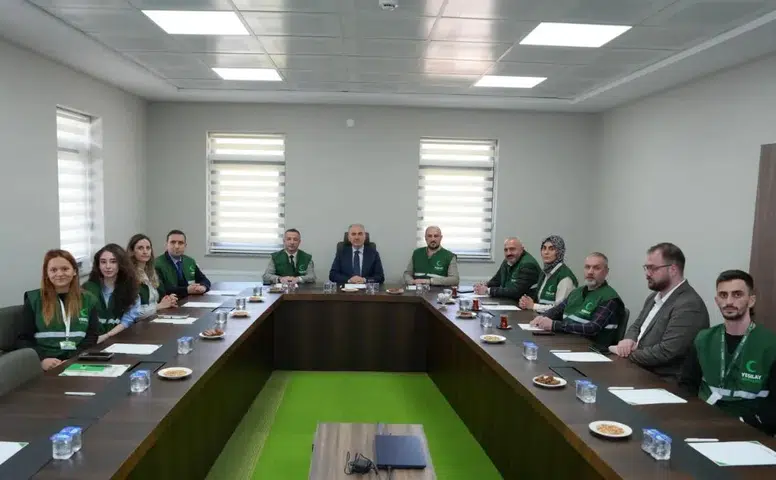 Rize Belediye Başkanı Rahmi Metin, Yeşilay Yaşam Kampüsü’nü Ziyaret Etti