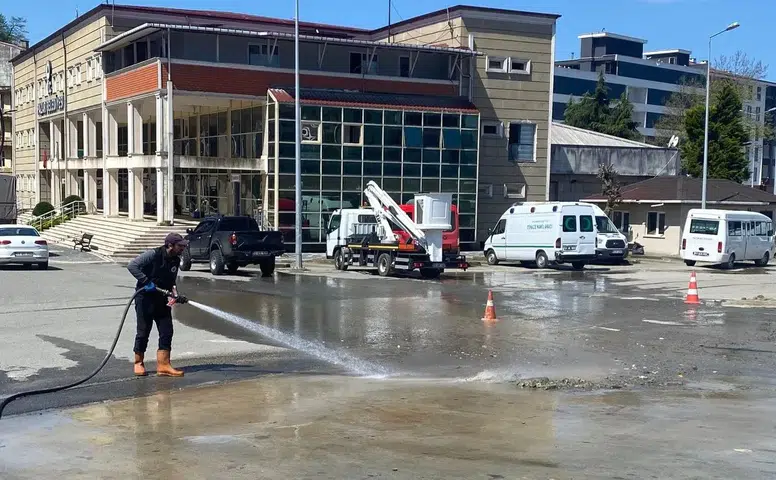 Pazar’da Kapsamlı Temizlik Seferberliği: Daha Yaşanabilir Bir İlçe İçin Çalışmalar Sürüyor