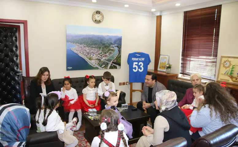 Minik Misafirlerden Kaymakam Altay’a Anlamlı Ziyaret