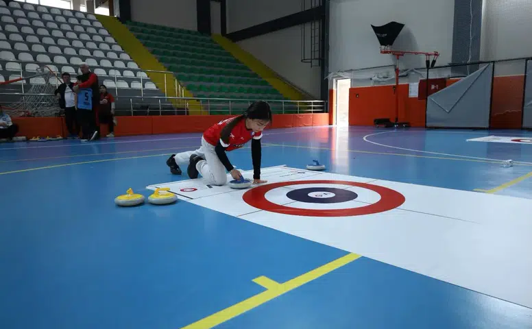 Çayeli’nde Floor Curling Heyecanı Sona Erdi