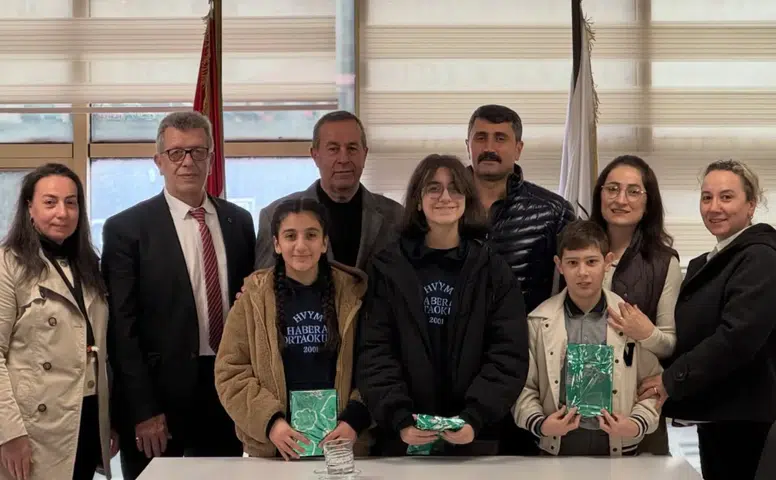 Pazar Belediye Başkanı Neşet Çakır’a Anlamlı Ziyaret: Öğrencilere Kitap Hediyesi