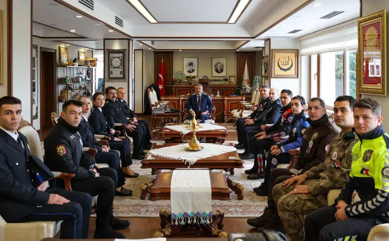 Rize’de Polis Haftası Ziyareti: Emniyet Heyetinden Vali İhsan Selim Baydaş’a Anlamlı Ziyaret