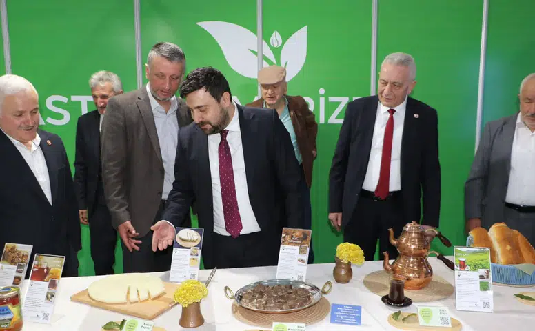 Rize-Artvin Kaçkar Turizm Fuarı Açıldı: Bölgenin Doğal ve Kültürel Zenginlikleri Tanıtılıyor