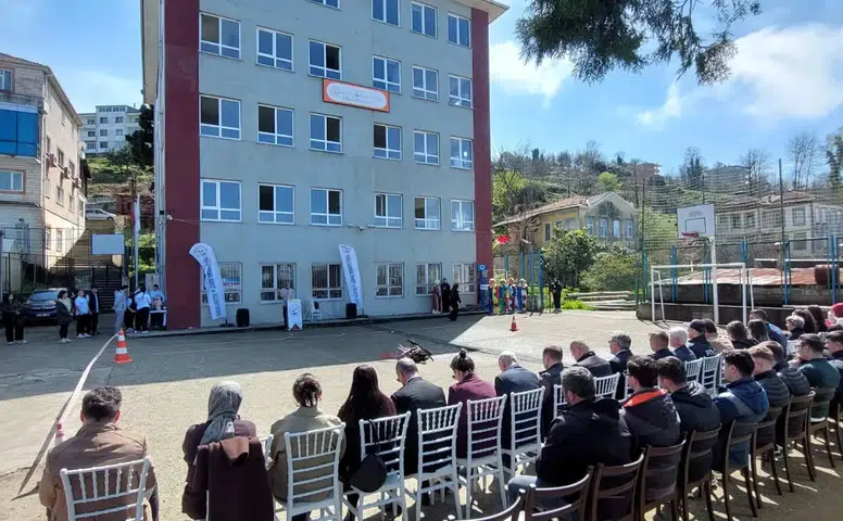 İyidere Lisesi'nde Coşkulu Nevruz Bayramı Kutlaması Gerçekleşti