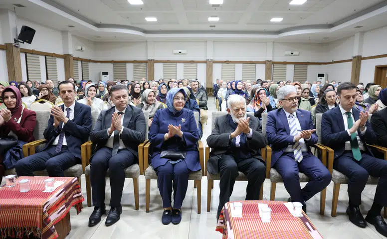 Rize’de “Medeniyet ve Kavramlar” Söyleşisi Yoğun İlgi Gördü