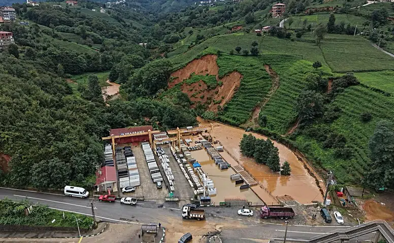 Pazar’da Kuvvetli Yağış Sonrası Ekipler Seferber Oldu