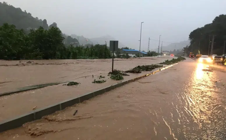 Rize İçin Bir Sarı Kodlu Uyarı Daha: Kuvvetli Yağış Geliyor