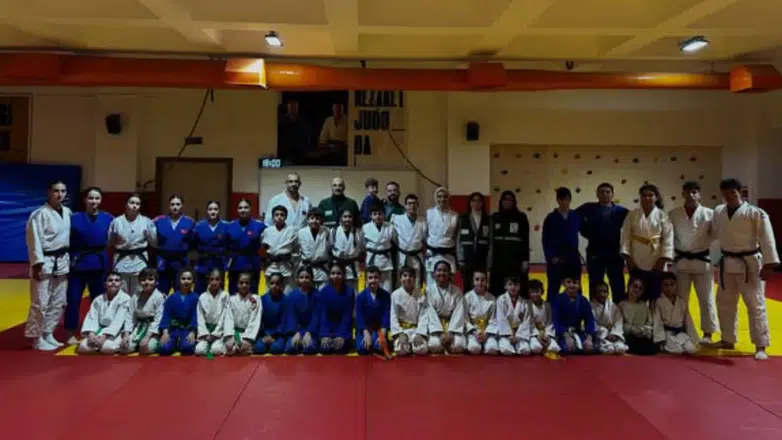 Rize Yeşilay’dan Sporcu Gençlere Sağlıklı Mola