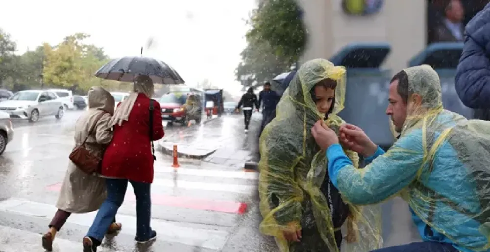 Gücünü topladı topladı topladı, gece saatlerinden sizin orada gümleyecek. Salı sabahına da sarkar