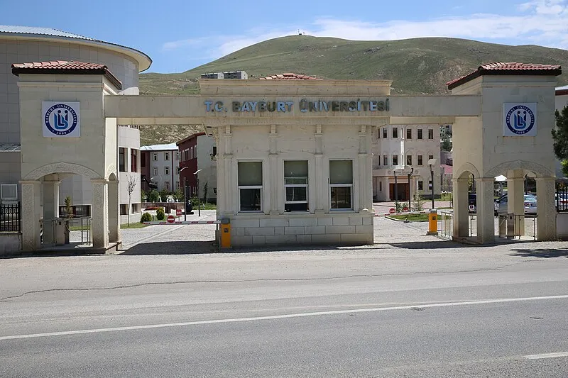 Bayburt Üniversitesi 15. Yıl Kutlamalarını Ödül ve Avrupa Turu Tanıtımıyla Taçlandırdı