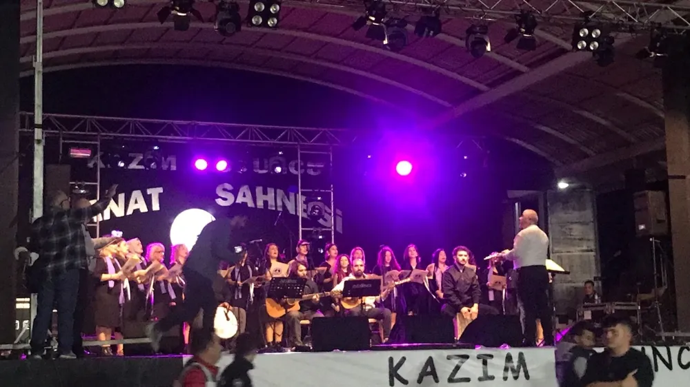 Unutulmaz Bir Gece Kazım Koyuncu Sahnesinde Yaşandı