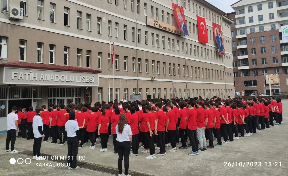 Rize Fatih Anadolu Lisesi Öğrencileri Cumhuriyet