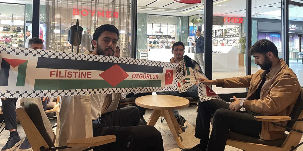 AK Parti Rize Gençlik Kollarından Starbucks