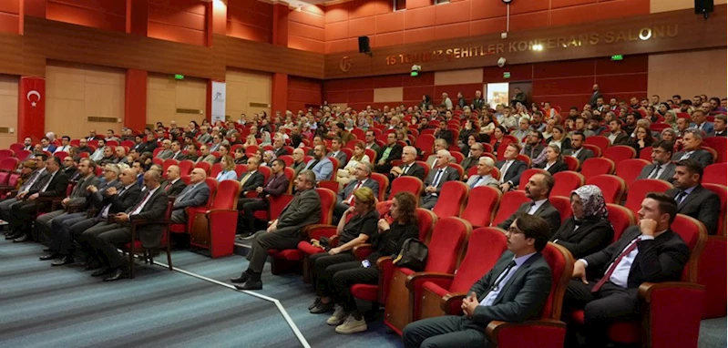 Karabük Üniversitesinde yöneticiler, protokol ve davranış kuralları konusunda bilgilendirildi