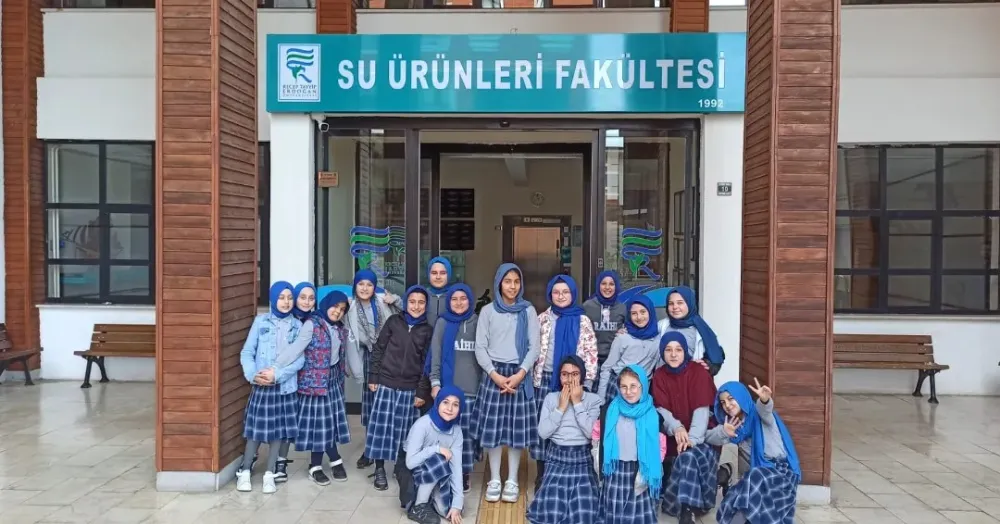 Rize Anadolu İmam Hatip Lisesi Öğrencileri Su Ürünlerini Yakından Tanıdı