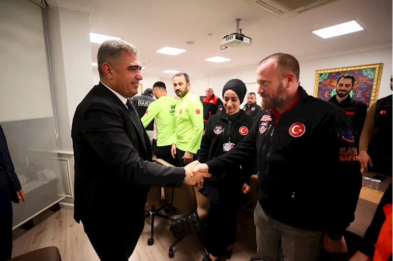 Vali Aslan, depremin 24. yılında arama kurtarma derneklerinin temsilcilerini ağırladı