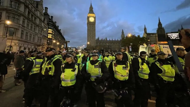 İki farklı eyleme sahne olan Londra