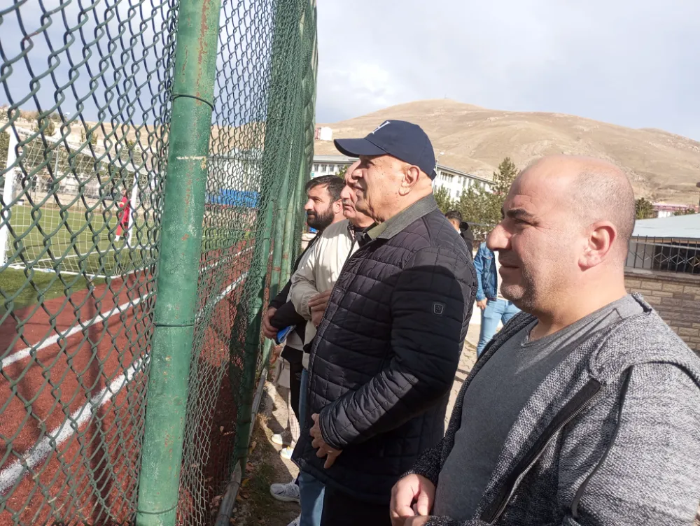 Bayburt Belediye Başkanı Hükmü Pekmezci, Futbol Heyecanında!