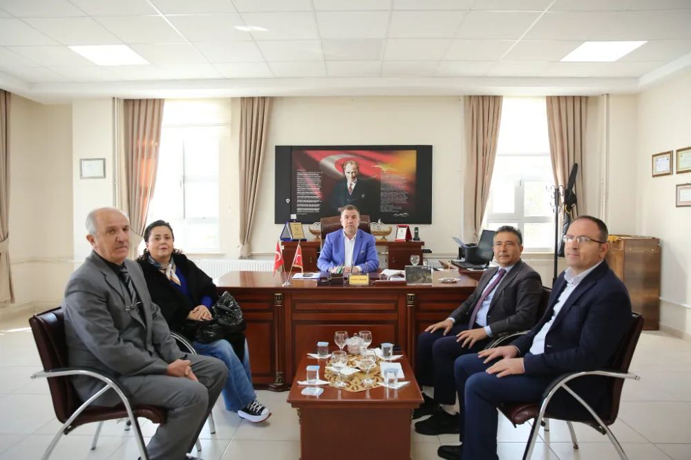 Bayburt Valisi Mustafa Eldivan ve eşi Meltem Eldivan usta öğrencilerle bir araya geldi