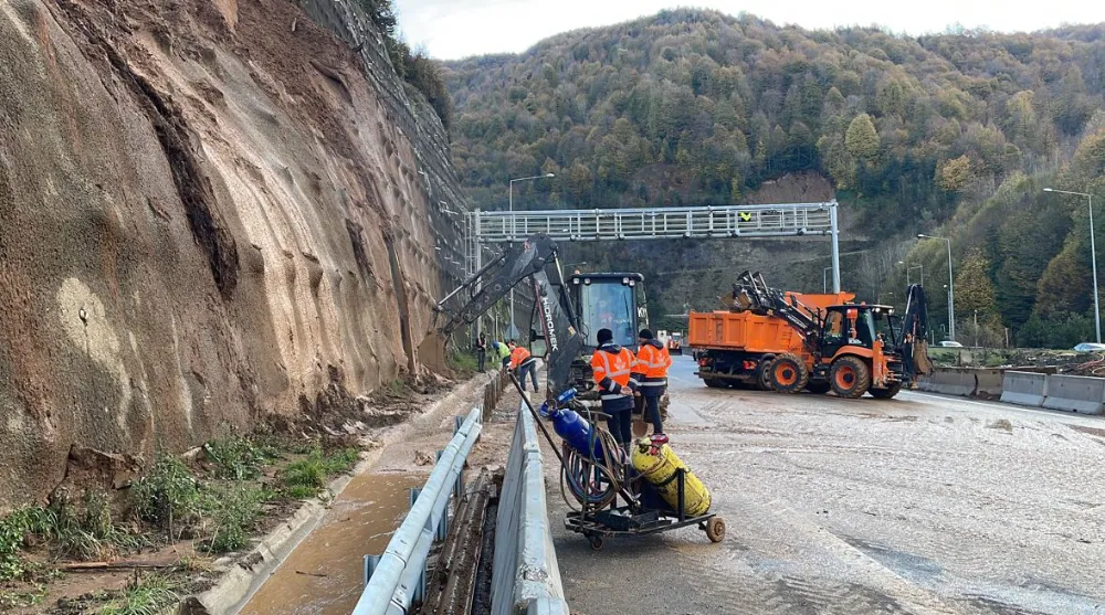 Heyelan riski nedeniyle kapatılan Bolu Dağı Tüneli İstanbul istikameti ulaşıma açıldı