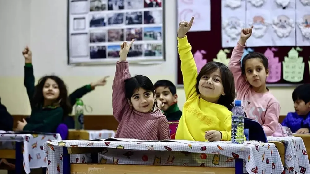 Ara tatile giren okullarda ilk ders zili yarın çalacak