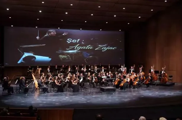 Siemens Türkiye Senfoni Orkestrası ilk konserini verdi