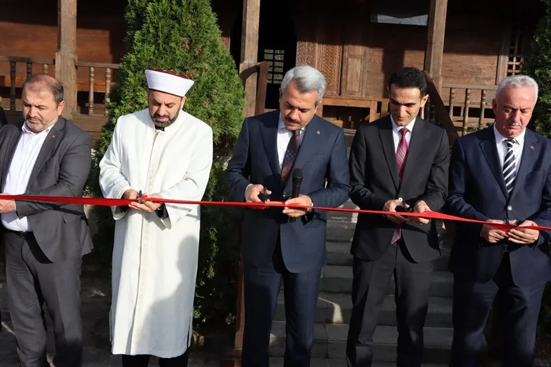 Restorasyonu Tamamlanan Tarihi Camii İbadete Açıldı…