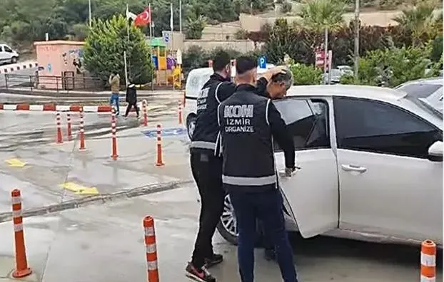 Kapatılan Zaman Gazetesi’nin yöneticilerinden firari FETÖ’cü Mehmet Kamış yakalandı