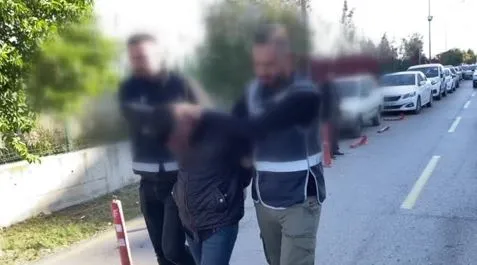  Firari şüphelinin saklandığı evde el yapımı patlayıcı ve silahlar bulundu