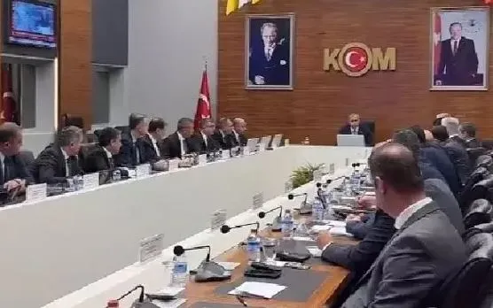 Bakan Yerlikaya, üst düzey emniyet mensuplarıyla 