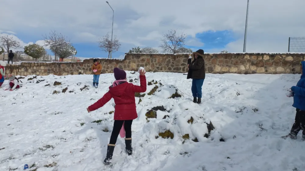 Erzurum’un 3 ilçesinde eğitime kar engeli