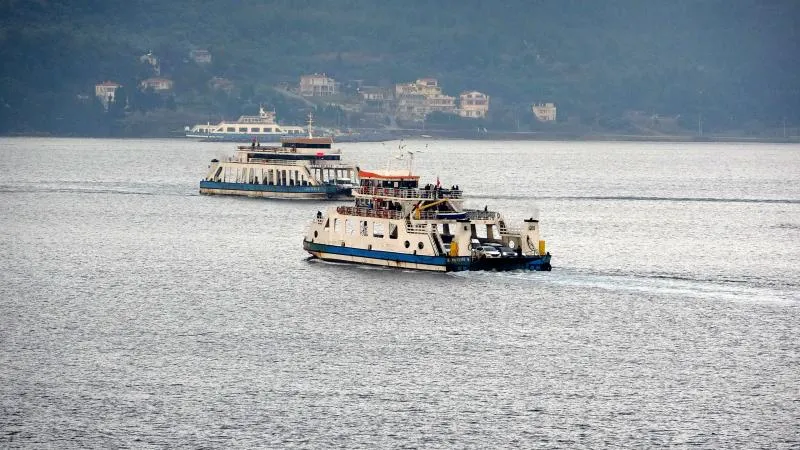 Gökçeada ve Bozcaada feribot hatlarında bazı seferler iptal edildi